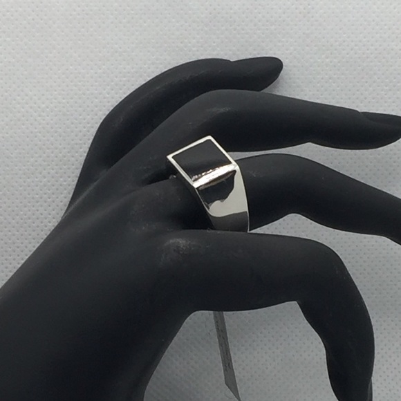 Men’s or Women’s Onyx Ring - Picture 1 of 9